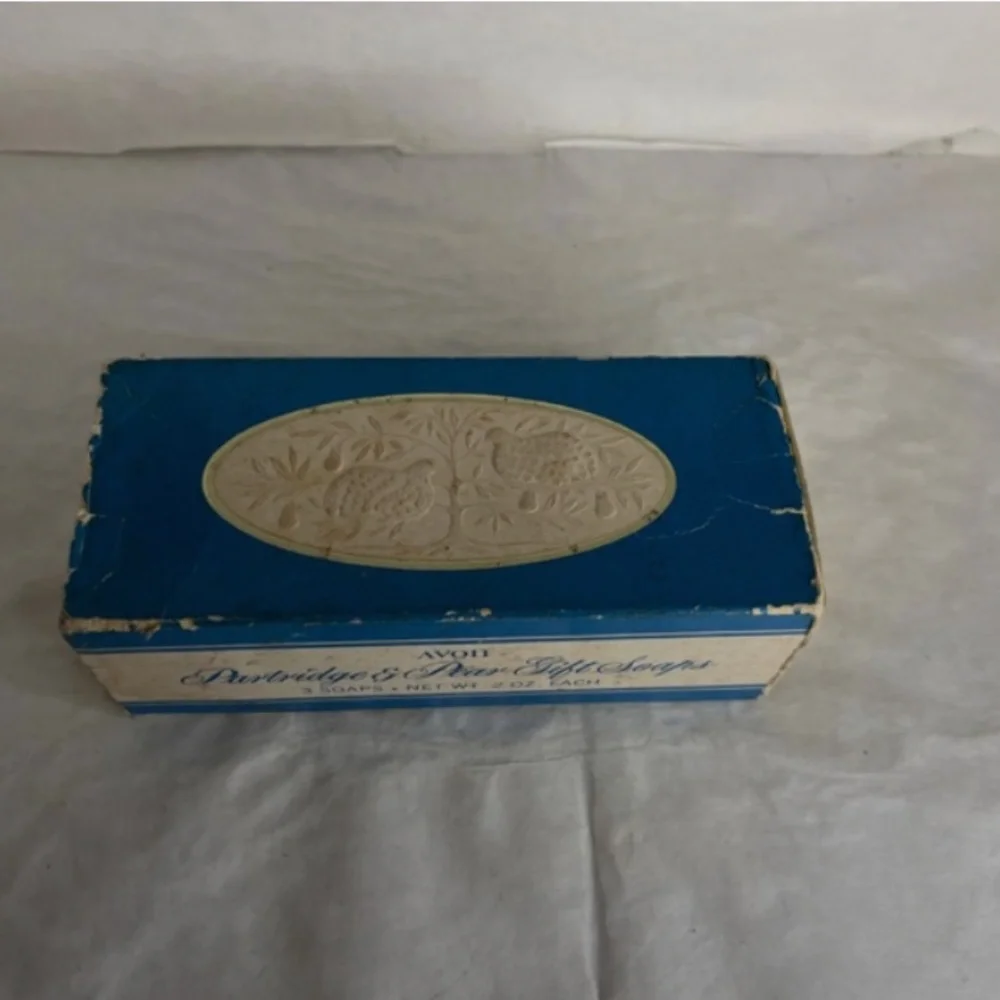 AVON Vintage Partridge And Pear Guest Soaps Collectible Decorative w/ Box unused